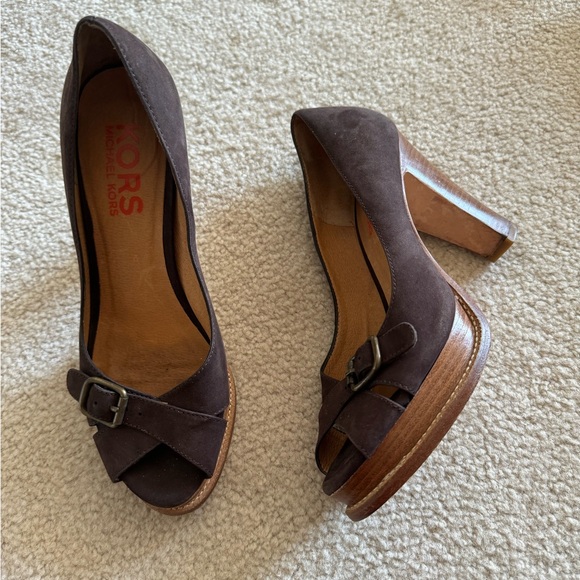 Beautiful Michael Kors Heels - Picture 6 of 6